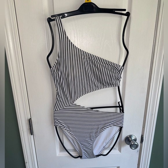 Abercrombie & Fitch Other - Black and White Striped Kids One Piece Swimsuit